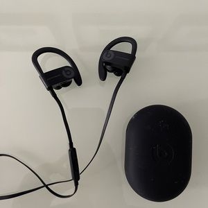 Apple beats3 headphones